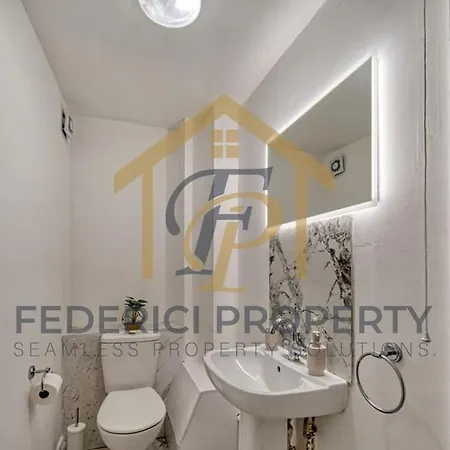 Spacious Long-term Stays! 4-bedroom 2-bath Retreat In The Heart Of City Centre! *