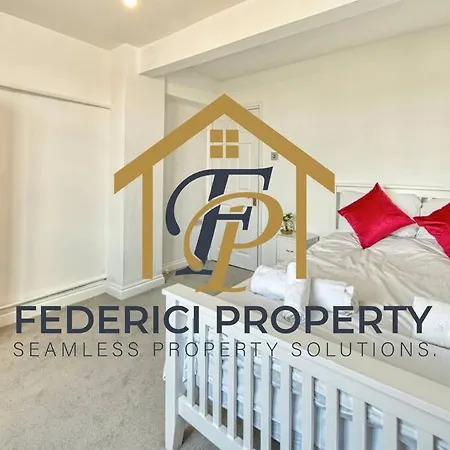 Spacious Long-term Stays! 4-bedroom 2-bath Retreat In The Heart Of City Centre! Apartment